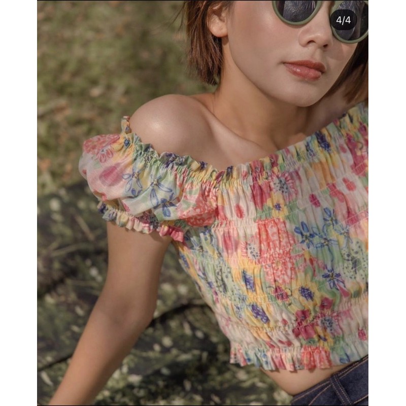 CROPTOP HOA BẸT VAI NHÚN CHỈ HOA