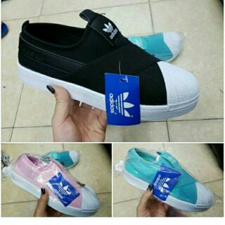 Giày adidas slip on