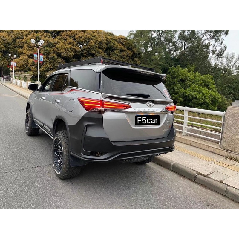 Đèn led hậu Xe Toyota Fortuner mẫu Lagender  Lắp đời 2016 đến 2021 Hàng Cắm giắc