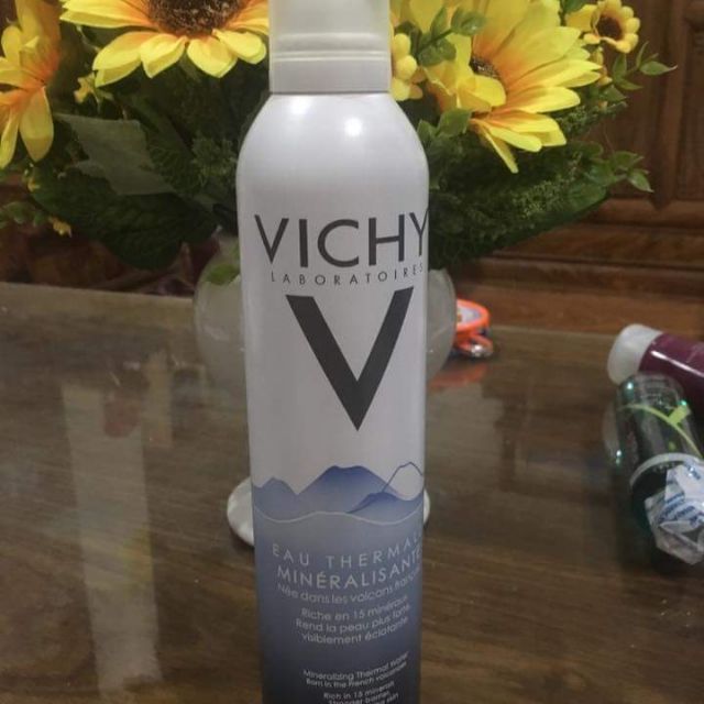 Xịt khoáng vichy