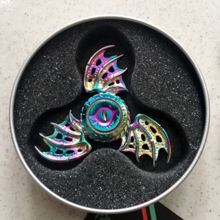 Con quay mắt rồng 7 màu