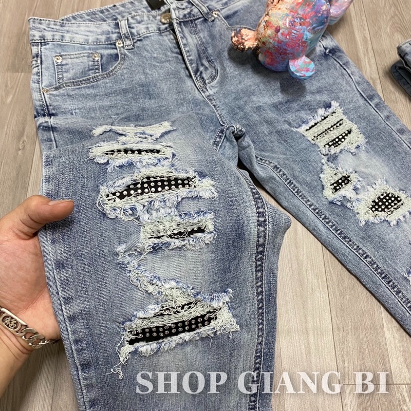 Quần jean nam đính đá trắng,quần bò họa tiết đính đá to rách xước wash màu khói bạc