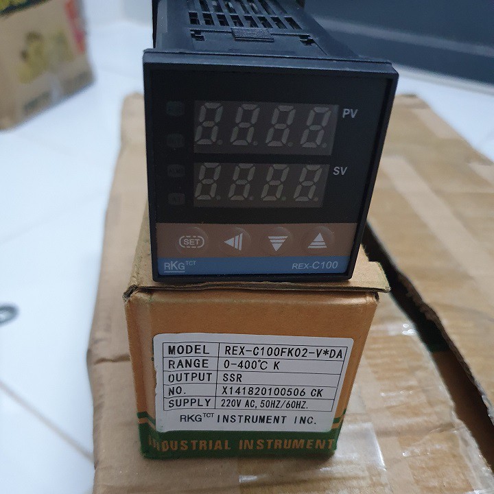 Đồng hồ nhiệt độ Rex C100 FK02 M*DA / Rex C100 FK02 V*DA