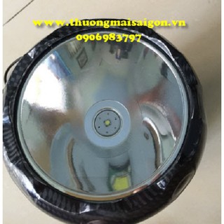 Đèn pin chiếu xa hơn 1.000m