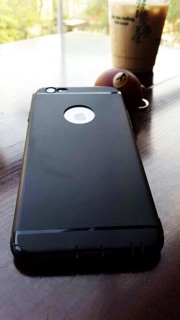 Ốp Đen Nhám Hở Táo cho Iphone 6/ 6 plus