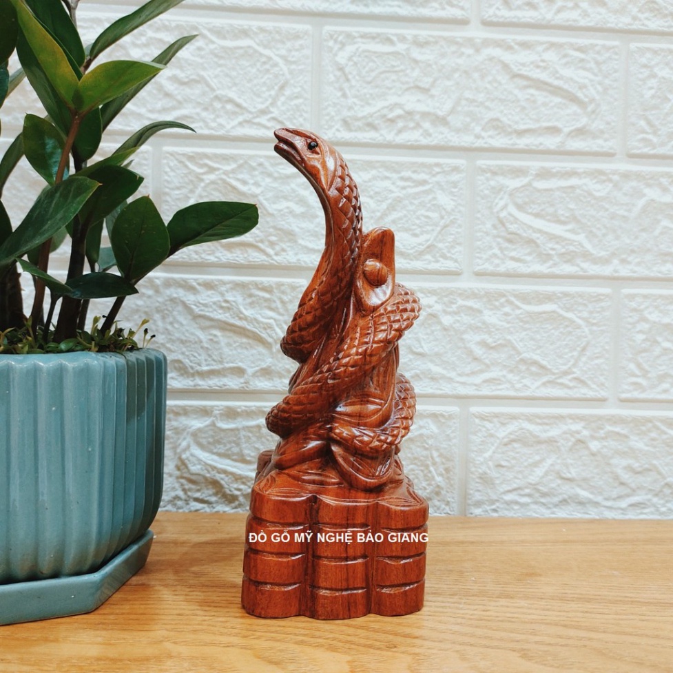 Tượng con rắn gỗ hương cao 20 cm