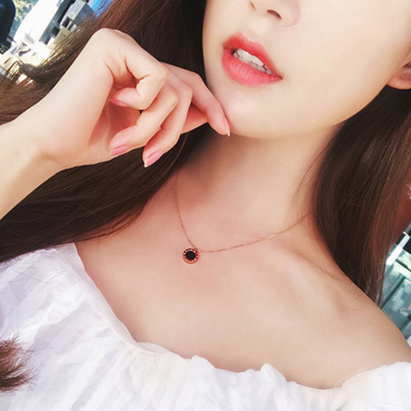 Dây chuyền bằng thép titan mạ vàng hồng 18K mặt tròn đính mã não đen/số phong cách Âu Mỹ tối giản dễ phối đồ cho nữ