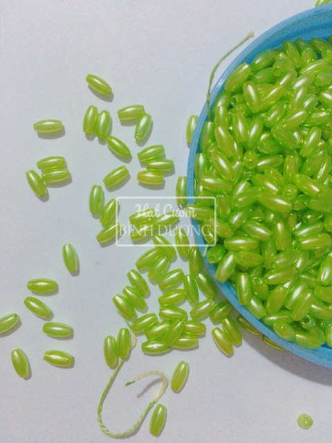 Khoảng 400 hạt cườm lúa nhỏ phủ màu bóng đẹp 10gr