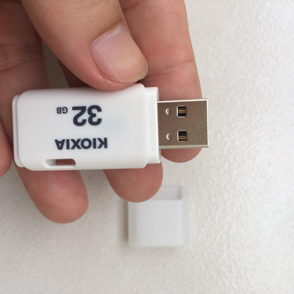 USB 32gb KIOXIA U202 chuẩn 2.0 (trắng) Japan - FPT phân phối