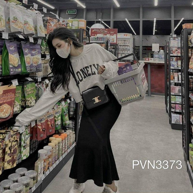 Set Áo crop top tay dài và chân váy đuôi cá