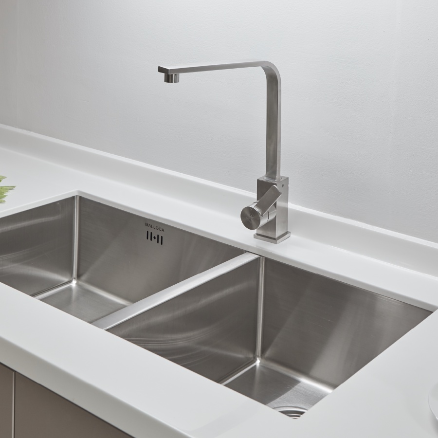 Vòi rửa chén Malloca K118-S - 2 nguồn nóng lạnh - Chất liệu inox 304 - Hàng Chính Hãng