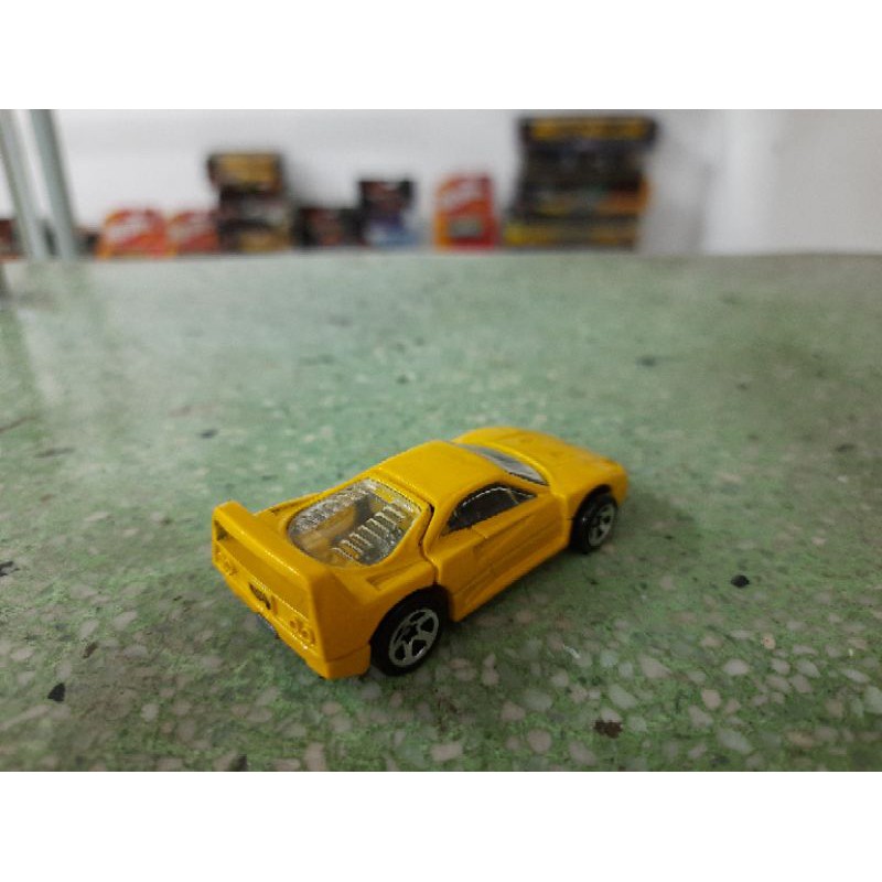 xe Hotwheels Ferrari F40 vàng,  full kim loại