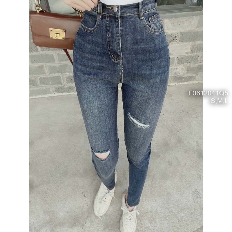 Quần jeans ôm rách đùi