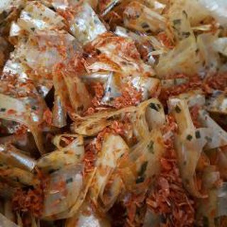 bánh tráng sa tế cuộn tép hành cực ngon 500gr
