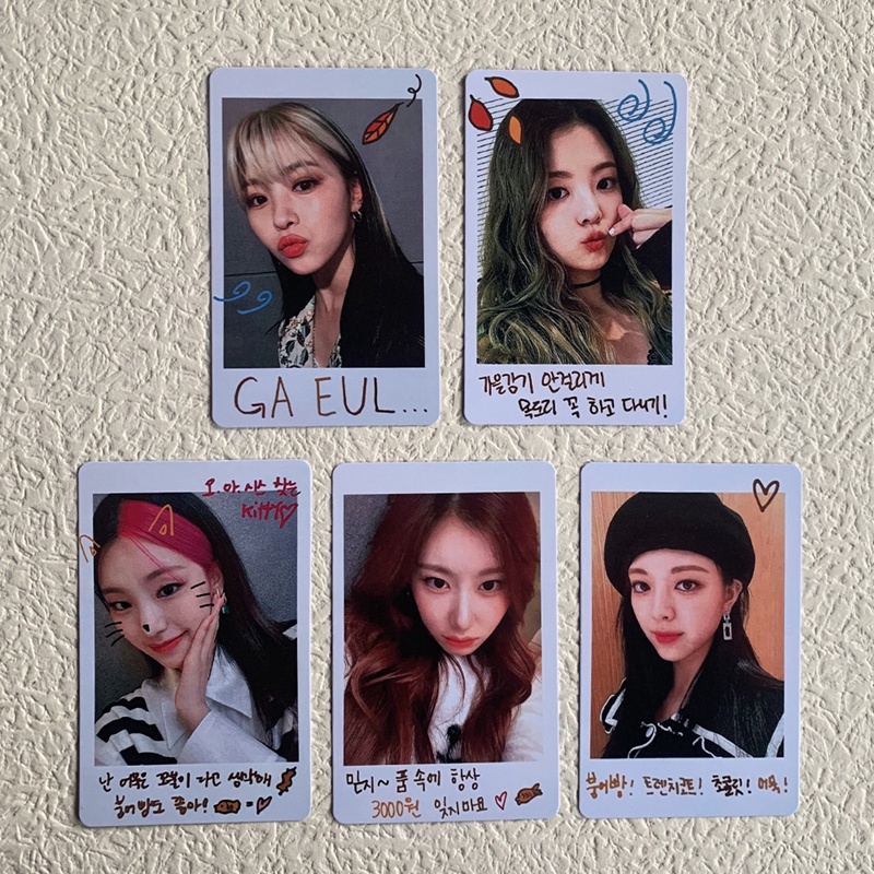 Set 5 thẻ ảnh lomo hình nhóm nhạc Kpop ITZY Crazy đáng yêu