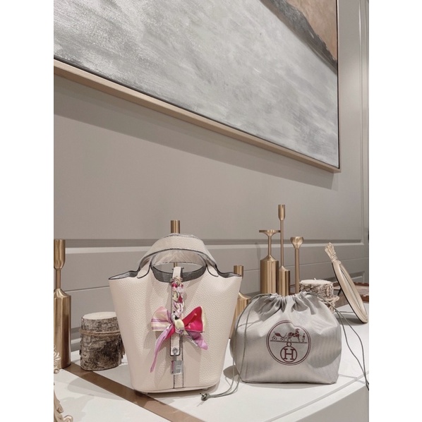 _____Hermes picotin 18 spsl 👉  Kích thước : 18 cm 👉 Màu sắc : 5 màu 👉 Chất liệu da mềm , phom chuẩn đẹp , lót da lộn