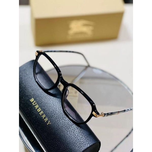 Kính Burberry