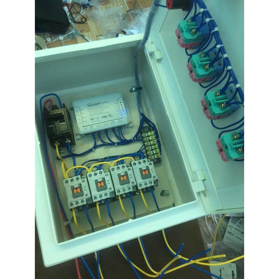 Tủ điều khiển 1 bơm tưới 4 khu riêng biệt, tự động qua WIFI
