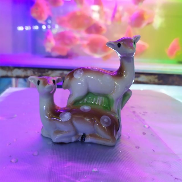 Đôi nai vàng ngơ ngác. Cao 8cm, ngang 7cm