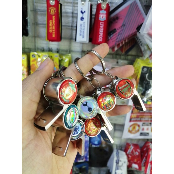 Móc khóa còi bóng đá inox không gỉ kèm logo câu lạc bộ