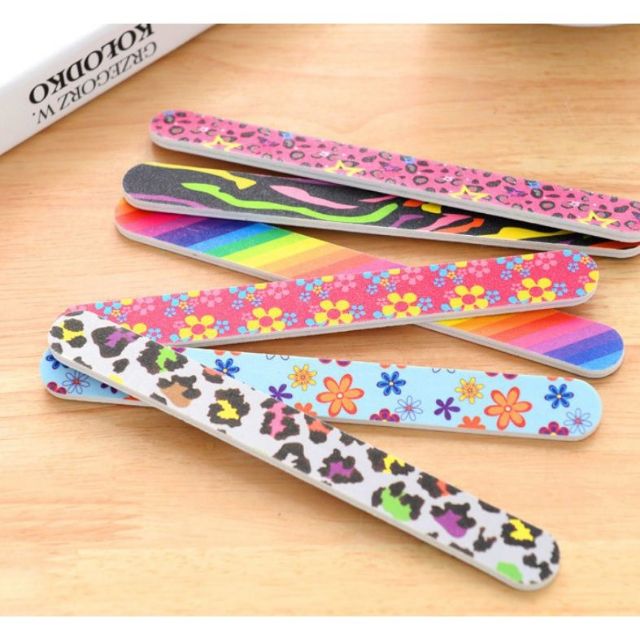 (1 cây) Dũa móng tay 2 mặt 18cm MÀU NGẪU NHIÊN TÙY ĐỢT HÀNG