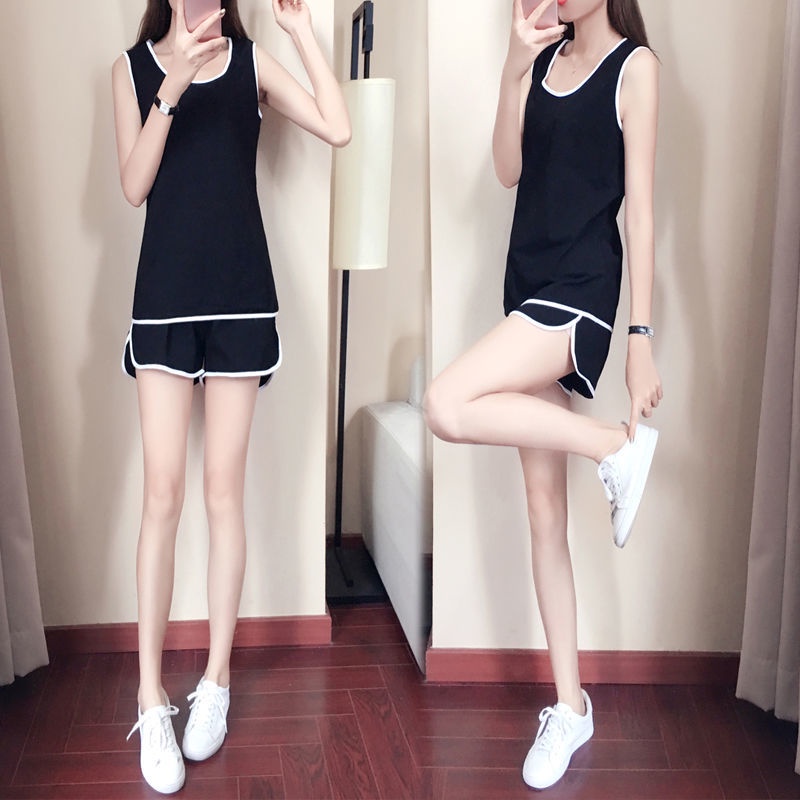 Bộ Đồ Thể Thao Áo Sát Nách Phối Quần Short Dáng Rộng Cỡ Lớn Thời Trang Cho Nữ 06.28