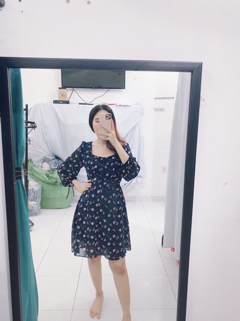 Đầm Bông Cổ Vuông Nút Bọc