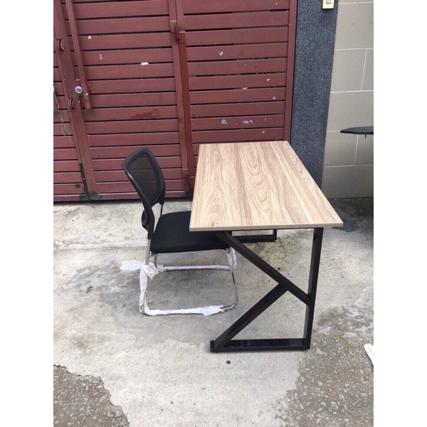 Bàn làm việc văn phòng học tập thông minh U K 50x100 khung sắt sơn tĩnh điện mặt gỗ chống thấm hiện đại
