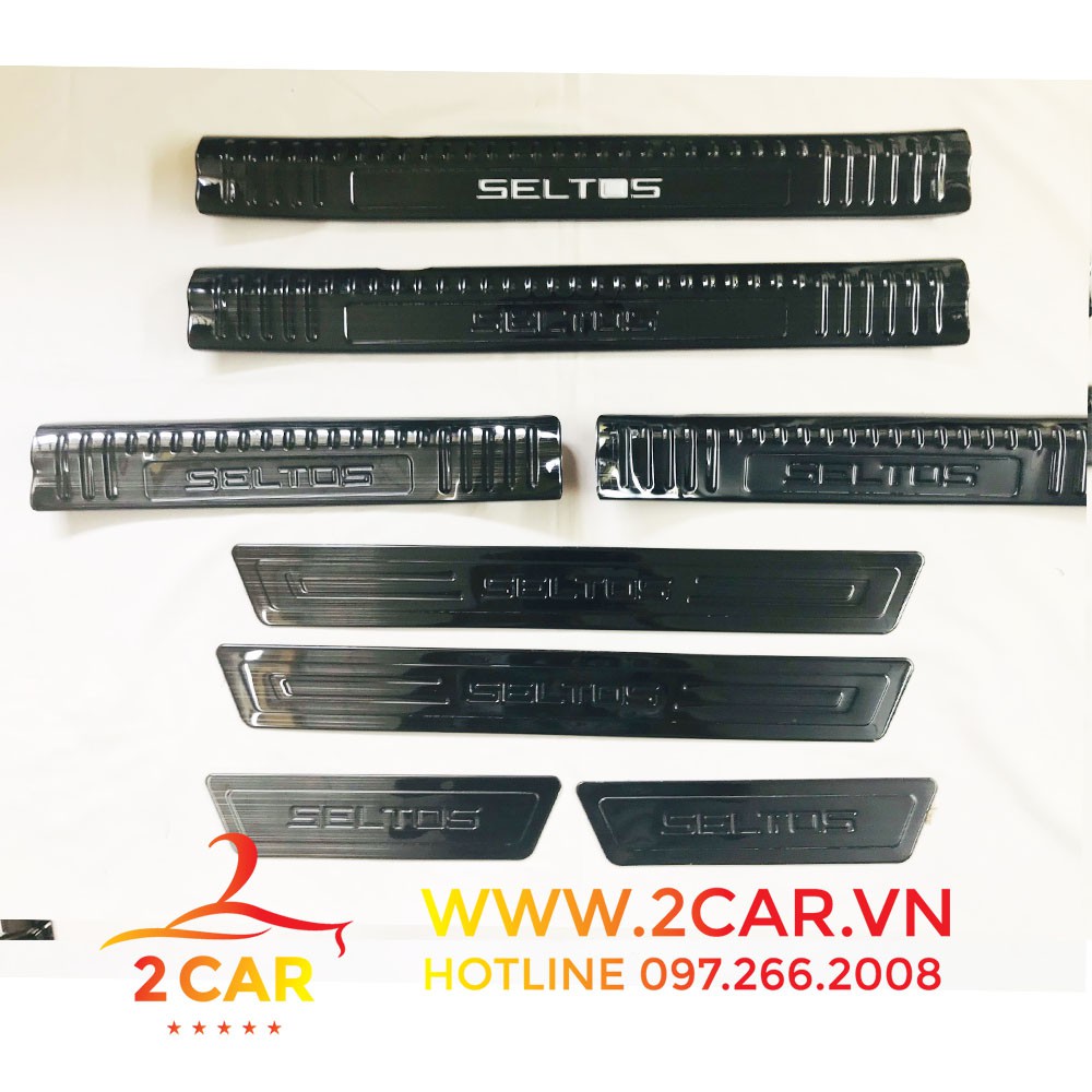 Ốp bậc cửa, Nẹp bước chân xe Kia Seltos 2020-2021 chất liệu titan, mẫu 2