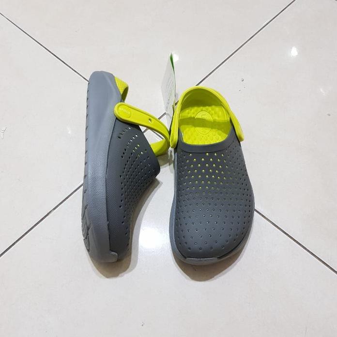 Crocs Giày Sandal Thời Trang Năng Động Cho Bé