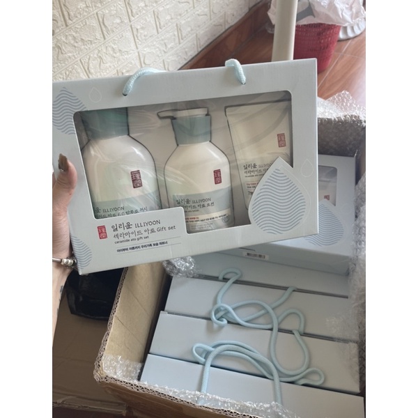 Set dưỡng da 3 sản phẩm của ILLIYOON | BigBuy360 - bigbuy360.vn