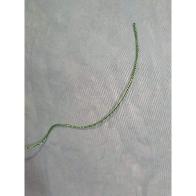 Dù xanh đan lưới