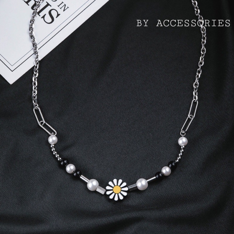 Dây chuyền titan mặt hoa cúc xích phối bi tròn hạt ngọc