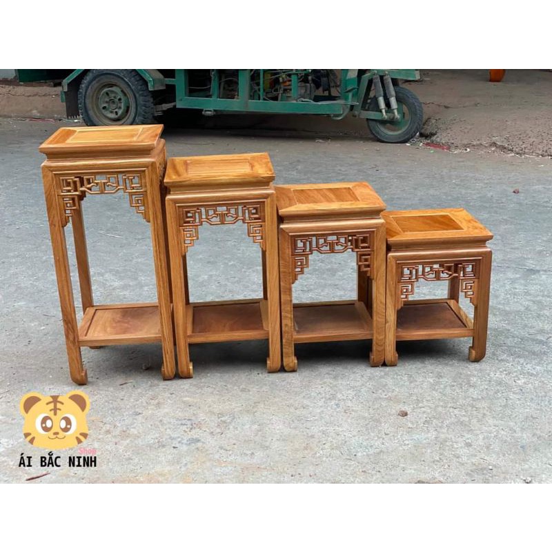 Đôn vuông gỗ gõ đỏ kích thước cao 80 cm đường kính mặt 30 cm.