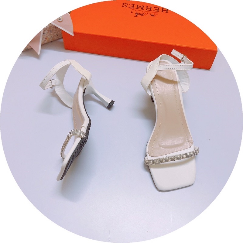 Giày sandal quai mảnh đá ngang gót nhọn 7p mẫu mới nhẹ nhàng nữ tính