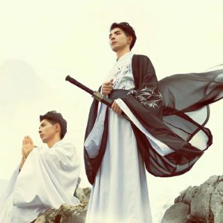 Set cổ trang thêu trúc