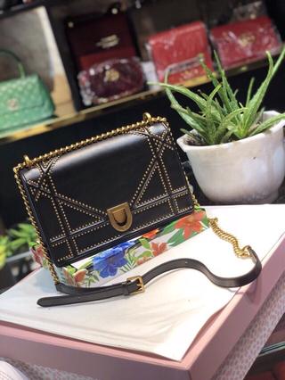 Túi Dior nạm đinh full box