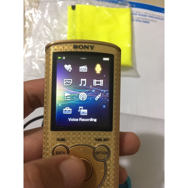 Combo máy nghe nhạc sony+tai nghe sony nc033