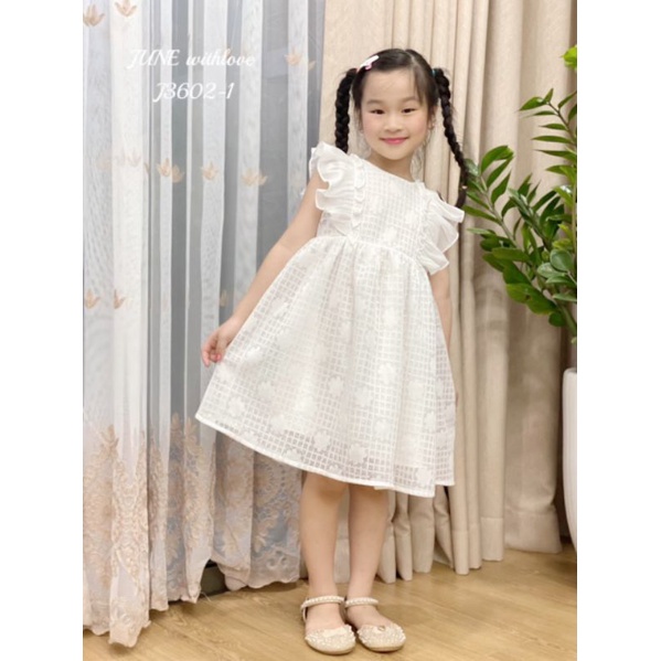 Đầm June màu trắng chất liệu tơ ren mềm mịn sang trọng
