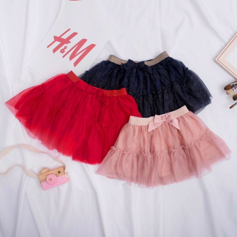 CHÂN VÁY VOAN KIM TUYẾN HM BG BA MÀU