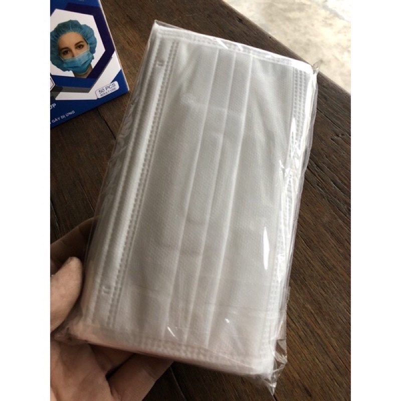 Khẩu trang y tế 4 lớp Duy Ngọc hộp 50 cái