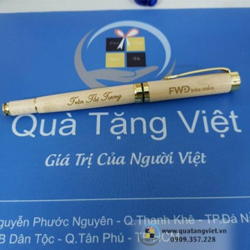 Bút gỗ khắc tên