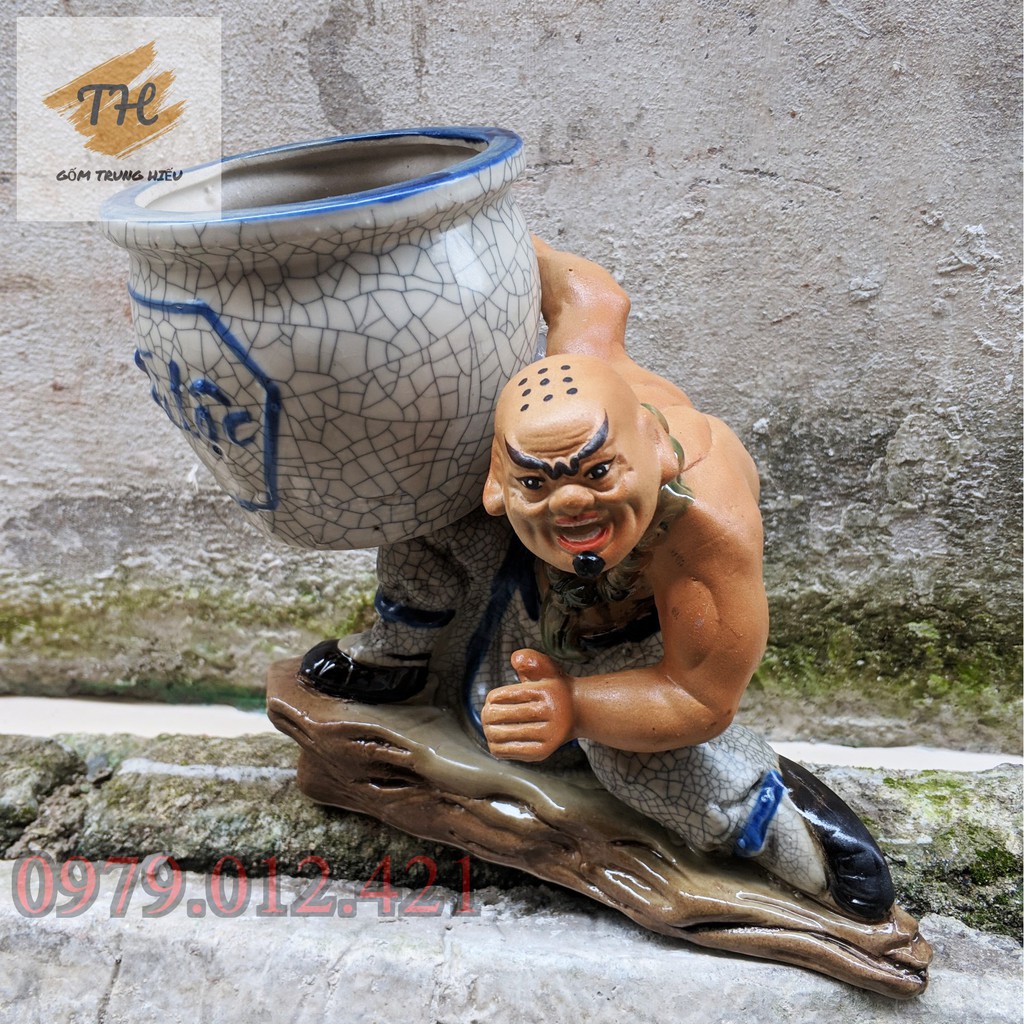 Tượng la hán bê chậu gốm Bát Tràng