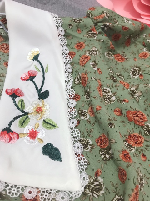 váy hoa cổ thêu hàng thiết kế VHS012108 | BigBuy360 - bigbuy360.vn