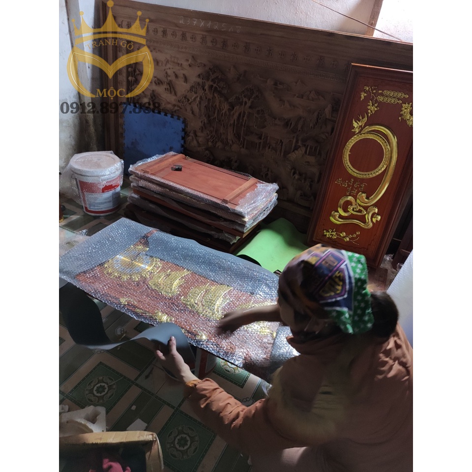 Tranh đồng hồ gỗ hương thếp vàng Mã Đáo Thành Công 108x48cm