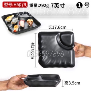 Đĩa Vuông có ngăn chấm 18cm