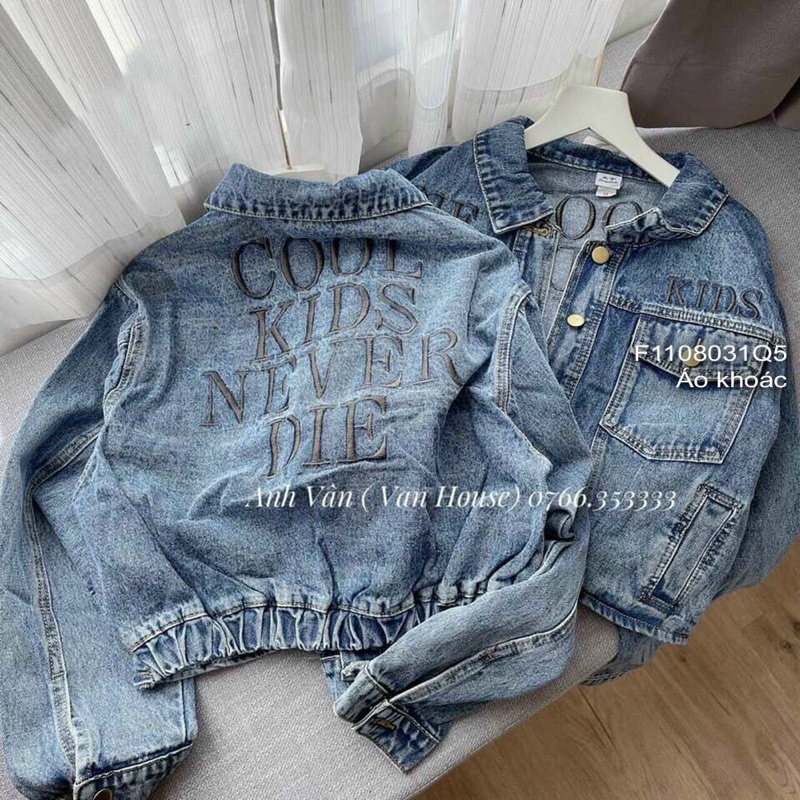 Áo khoát jeans nút cổ bẻ