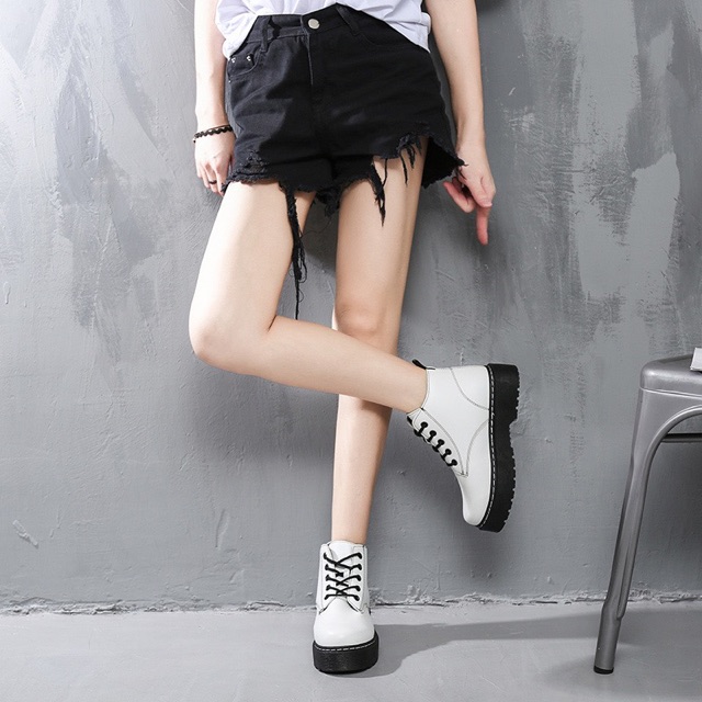 Giày boots cao cổ ulzzang màu trắng, đen (sẳn trắng 37)