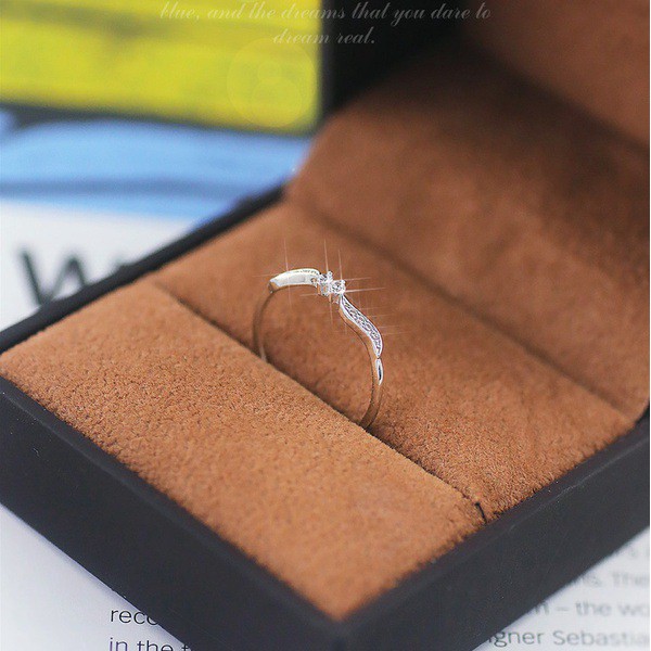 Nhẫn Đeo Tay Kim Loại Tạo Hình Chiếc Lá Thời Trang Cho Nữ