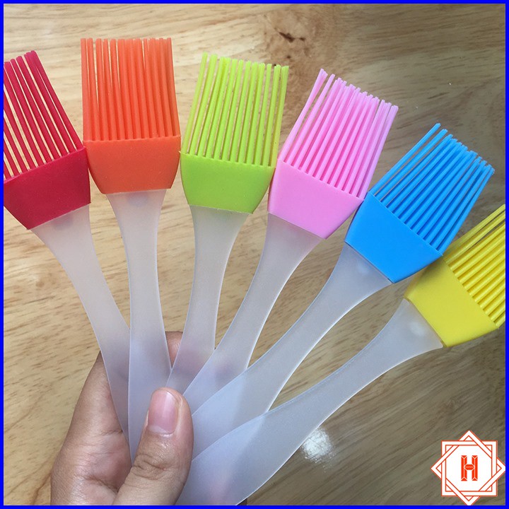 Chổi Quét Dầu Mỡ, Nước Sốt, Mặt Bánh Silicone Cán Nhựa (Màu Ngẫu Nhiên) { H }